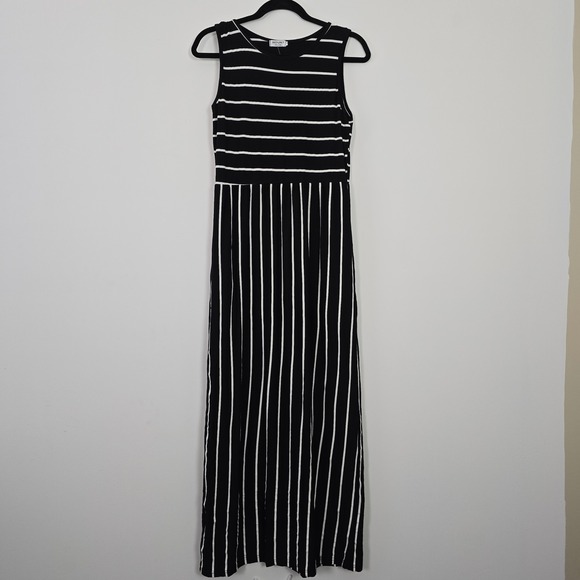 Hount Dresses & Skirts - Hount Maxi Dress Womens Medium Black White Striped Beachwear Minimalist Casual